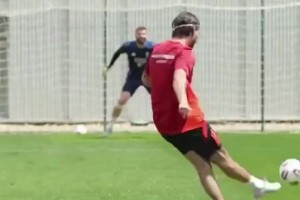 11分角！索博斯洛伊脚法太出色了，训练场上一脚劲射打懵门将！