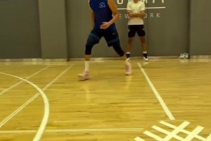 姆巴佩一到阿拉木图就开始吃吃吃吃，这视角怎么像私生饭